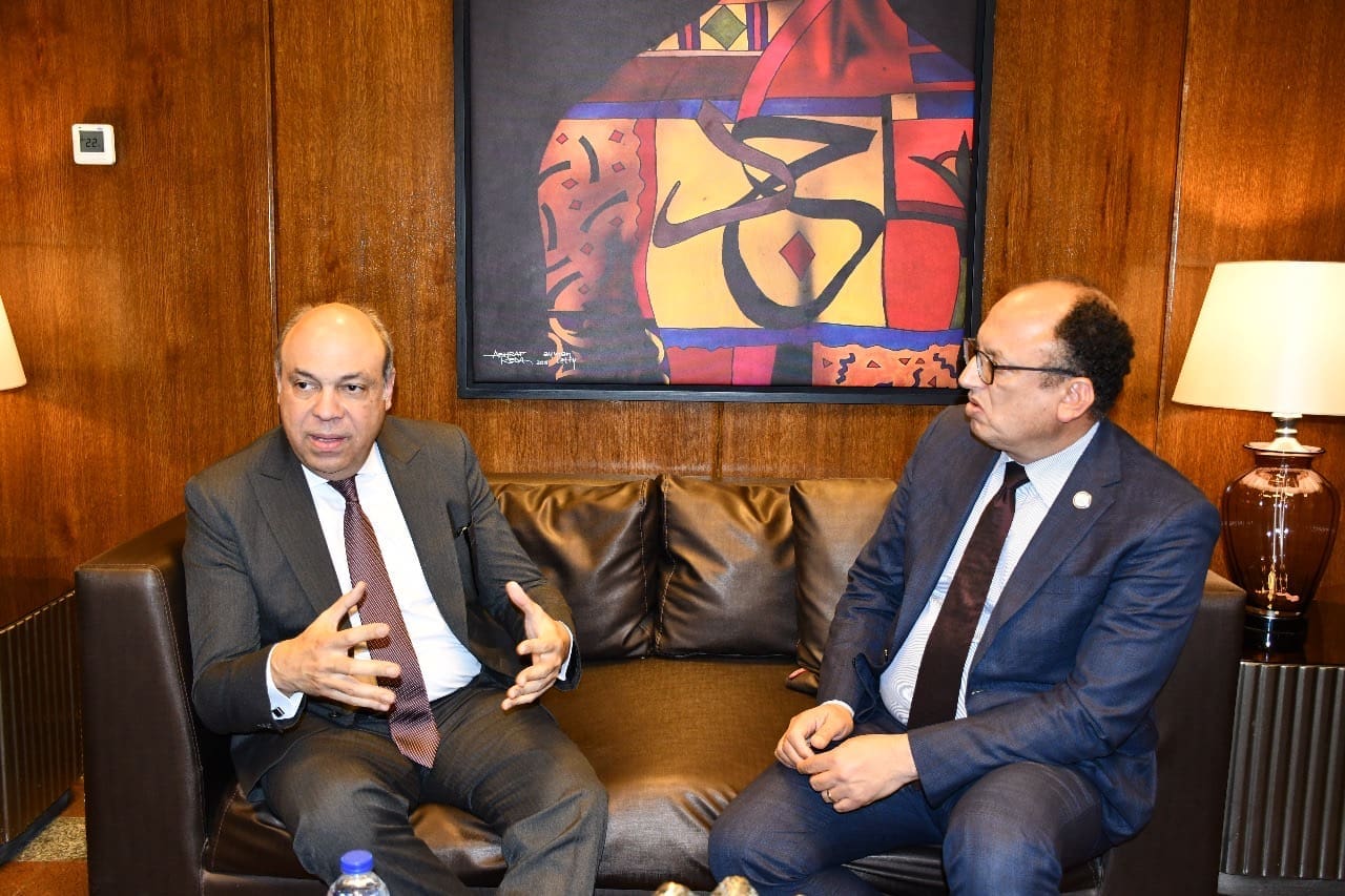 رئيس جامعة حلوان يلتقي وزير الطيران في مناقشة رسالة دكتوراة عن الأمن السيبراني 1 da08522f afa1 42c4 ab4a 4a0b0e5bef86 جامعة حلوان رئيس جامعة حلوان يلتقي وزير الطيران في مناقشة رسالة دكتوراة عن الأمن السيبراني موقع في الجامعة