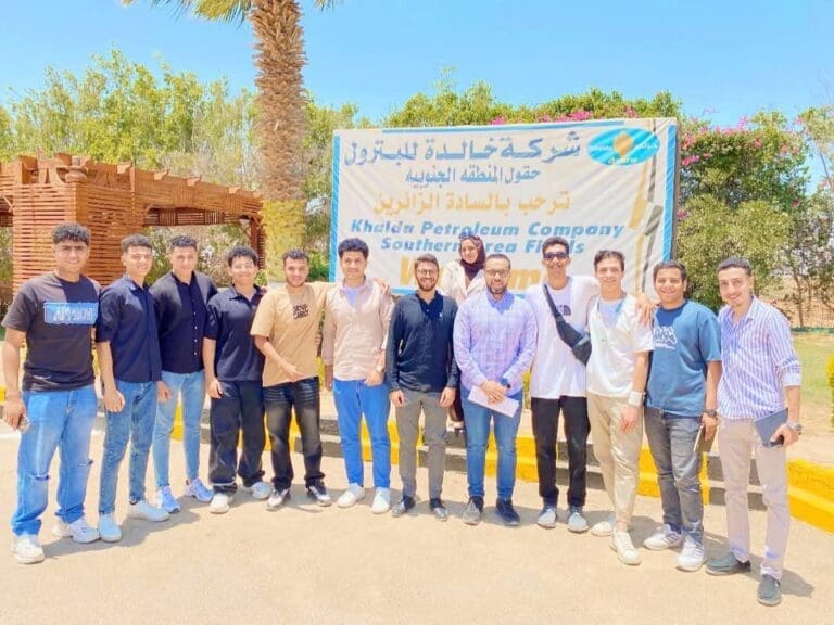 طلاب علوم البترول جامعة حلوان في زيارة علمية ميدانية إلى حقول شركة خالدة: تجربة تطبيقية في قلب الصناعة النفطية 33 dd46b4d7 8092 40a5 a1cf 0c8a9a51eee0 تنسيق 2025 طلاب علوم البترول جامعة حلوان في زيارة علمية ميدانية إلى حقول شركة خالدة: تجربة تطبيقية في قلب الصناعة النفطية موقع في الجامعة