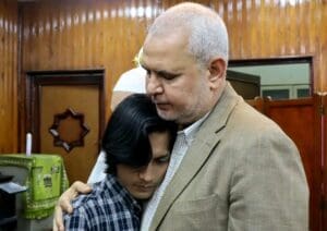 عميد "أصول الدين بالقاهرة" يؤدي صلاة الغائب على والد طالب إندونيسي توفي أثناء الامتحانات_ صور 2 1750069538584 عميد عميد "أصول الدين بالقاهرة" يؤدي صلاة الغائب على والد طالب إندونيسي توفي أثناء الامتحانات_ صور موقع في الجامعة