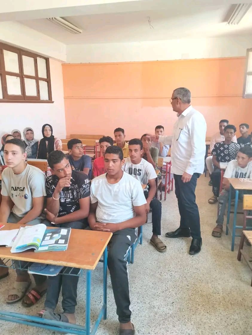 بعد رسوب جميع طلابها.. وكيل تعليم بني سويف تتابع البرنامج العلاجي لمدرسة حميدة أبو الحسن 1 1750592378808 تعليم بعد رسوب جميع طلابها.. وكيل تعليم بني سويف تتابع البرنامج العلاجي لمدرسة حميدة أبو الحسن موقع في الجامعة