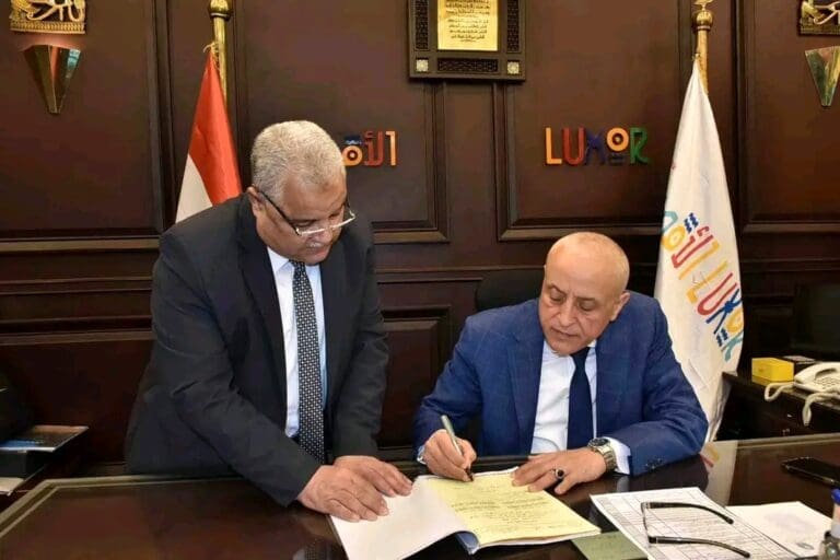 محافظ الأقصر يعتمد نتيجة الشهادة الإعدادية 2025 بنسبة نجاح بلغت 78.81% 7 1750749646620 الشهادة محافظ الأقصر يعتمد نتيجة الشهادة الإعدادية 2025 بنسبة نجاح بلغت 78.81% موقع في الجامعة