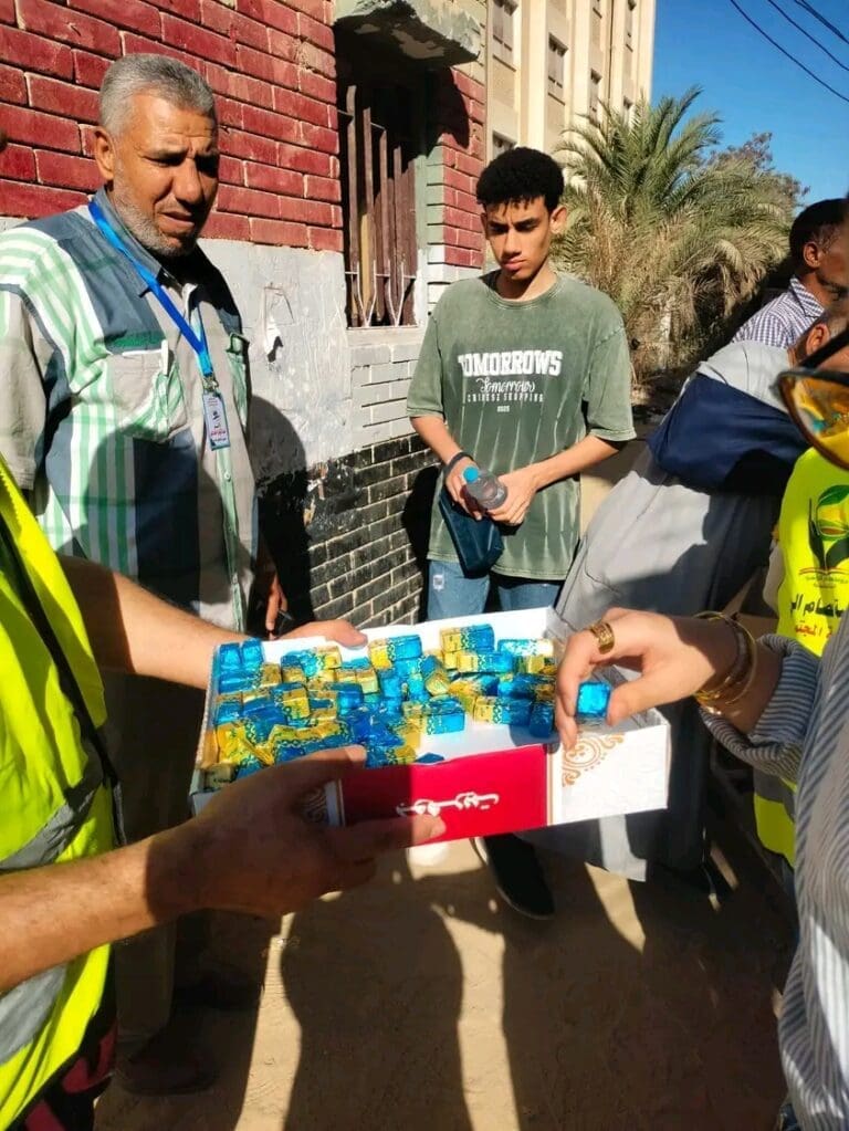 ورود وشيكولاتة.. تعليم الفيوم ترسم البهجة على وجوه الطلاب أثناء الامتحانات 9 1750933419302 محافظ ورود وشيكولاتة.. تعليم الفيوم ترسم البهجة على وجوه الطلاب أثناء الامتحانات موقع في الجامعة
