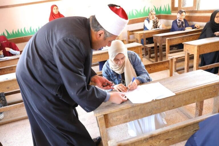 وسط تأمين مشدد.. طلاب الأزهر يؤدون امتحان الكيمياء في مختلف المحافظات اليوم 1 19 2023 638227012872252433 225 امتحان وسط تأمين مشدد.. طلاب الأزهر يؤدون امتحان الكيمياء في مختلف المحافظات اليوم موقع في الجامعة