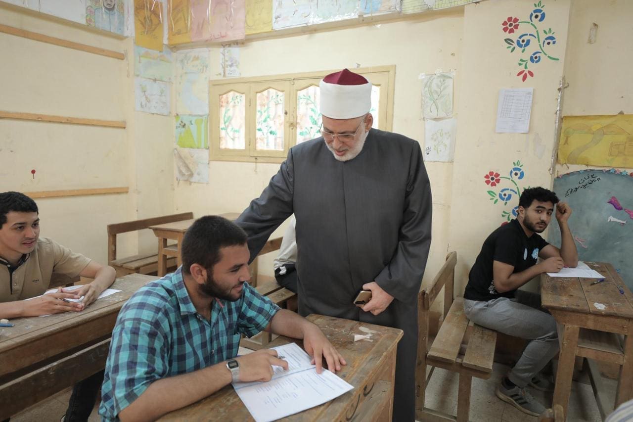 الأزهر عن امتحان اللغة الإنجليزية لطلاب العلمي: تم في أجواء اتسمت بالانضباط والهدوء 1 3706beaa bec4 4a20 b589 8f4b77c45491 1 اللغة الإنجليزية الأزهر عن امتحان اللغة الإنجليزية لطلاب العلمي: تم في أجواء اتسمت بالانضباط والهدوء موقع في الجامعة