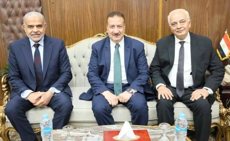 محافظ المنوفية يلتقى وفد جامعة الريادة لبحث أوجه التعاون وتعزيز الشراكة لدعم خطط التنمية المستدامة 22 محافظ المنوفية يلتقى وفد جامعة الريادة لبحث أوجه التعاون وتعزيز الشراكة لدعم خطط التنمية المستدامة