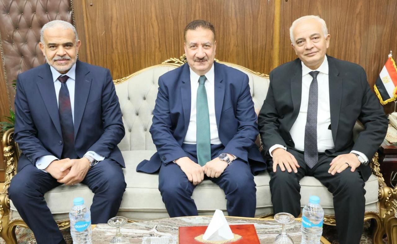 محافظ المنوفية يلتقى وفد جامعة الريادة لبحث أوجه التعاون وتعزيز الشراكة لدعم خطط التنمية المستدامة 1 محافظ المنوفية يلتقى وفد جامعة الريادة لبحث أوجه التعاون وتعزيز الشراكة لدعم خطط التنمية المستدامة