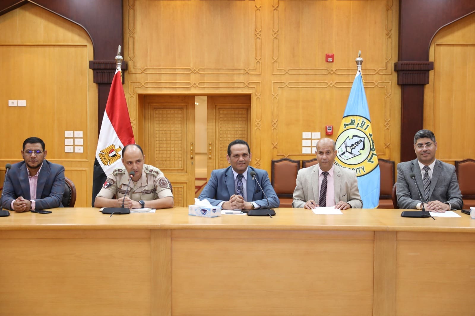 مجلس جامعة الأزهر يوجه بعقد دورات تربية عسكرية استثنائية لطلاب الفرق النهائية.. رابط التسجيل 1 91a8ce14 76f8 4eec 85c8 f975de24b930 جامعة الأزهر مجلس جامعة الأزهر يوجه بعقد دورات تربية عسكرية استثنائية لطلاب الفرق النهائية.. رابط التسجيل موقع في الجامعة