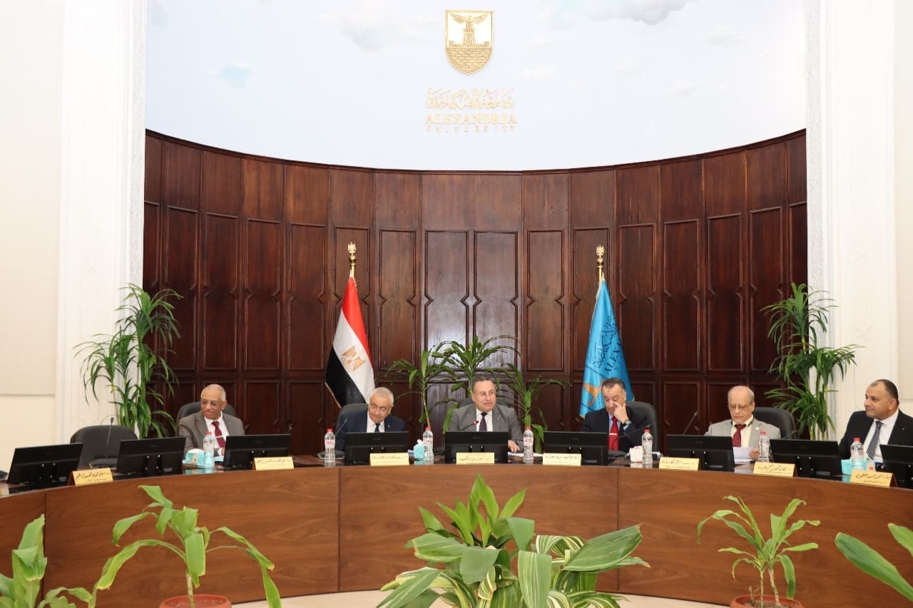 مجلس جامعة الإسكندرية يهنئ الرئيس السيسي والشعب المصري بثورة 30 يونيو ويعتمد الخريطة الزمنية للعام الجامعي 2025/2026 1 935f9622 bb28 4868 9412 c8c688ab7b5c جامعة مجلس جامعة الإسكندرية يهنئ الرئيس السيسي والشعب المصري بثورة 30 يونيو ويعتمد الخريطة الزمنية للعام الجامعي 2025/2026 موقع في الجامعة
