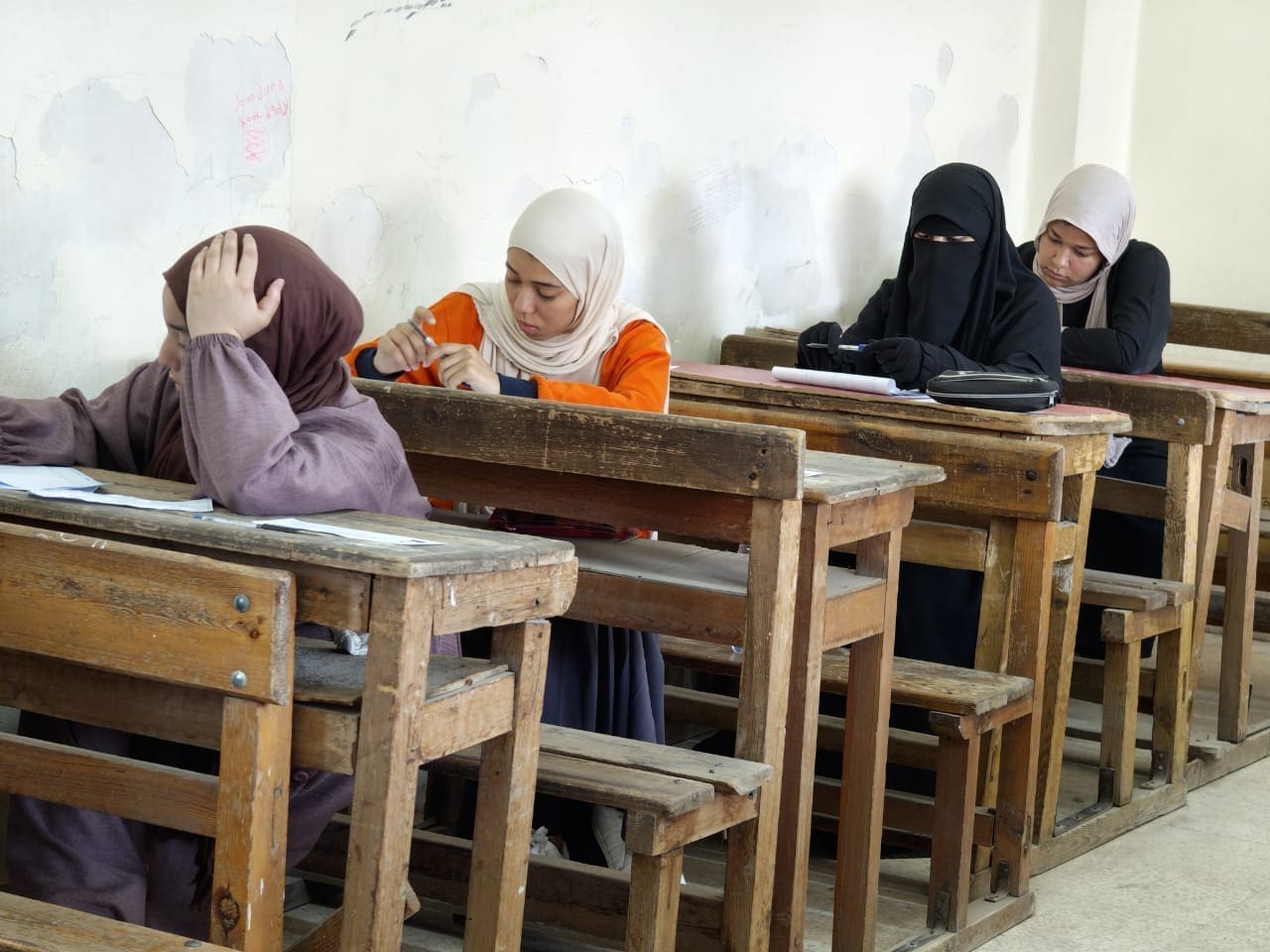 40 سؤالًا بنظام البابل شيت في اللغة الإنجليزية لطلاب الثانوية العامة 2025 1 9bc5d83f 04ab 4f6b 888e ce1a61b53298 البابل 40 سؤالًا بنظام البابل شيت في اللغة الإنجليزية لطلاب الثانوية العامة 2025 موقع في الجامعة