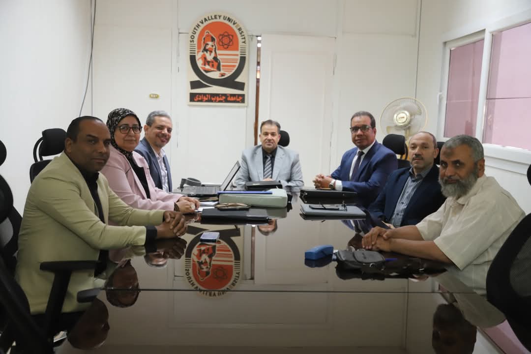 "تحالف وتنمية".. جامعة جنوب الوادي تقود الابتكار من أجل تنمية جنوب الصعيد 1 FB IMG 1749021453394 جامعة "تحالف وتنمية".. جامعة جنوب الوادي تقود الابتكار من أجل تنمية جنوب الصعيد موقع في الجامعة