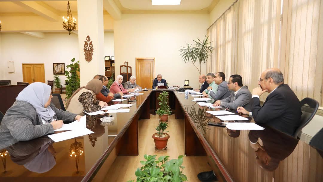 مجلس جامعة الزقازيق الأهلية يبحث الاستعدادات للعام الجديد ويُقرّ خطط التطوير والجودة الأكاديمية 1 FB IMG 1749546123462 جامعة مجلس جامعة الزقازيق الأهلية يبحث الاستعدادات للعام الجديد ويُقرّ خطط التطوير والجودة الأكاديمية موقع في الجامعة