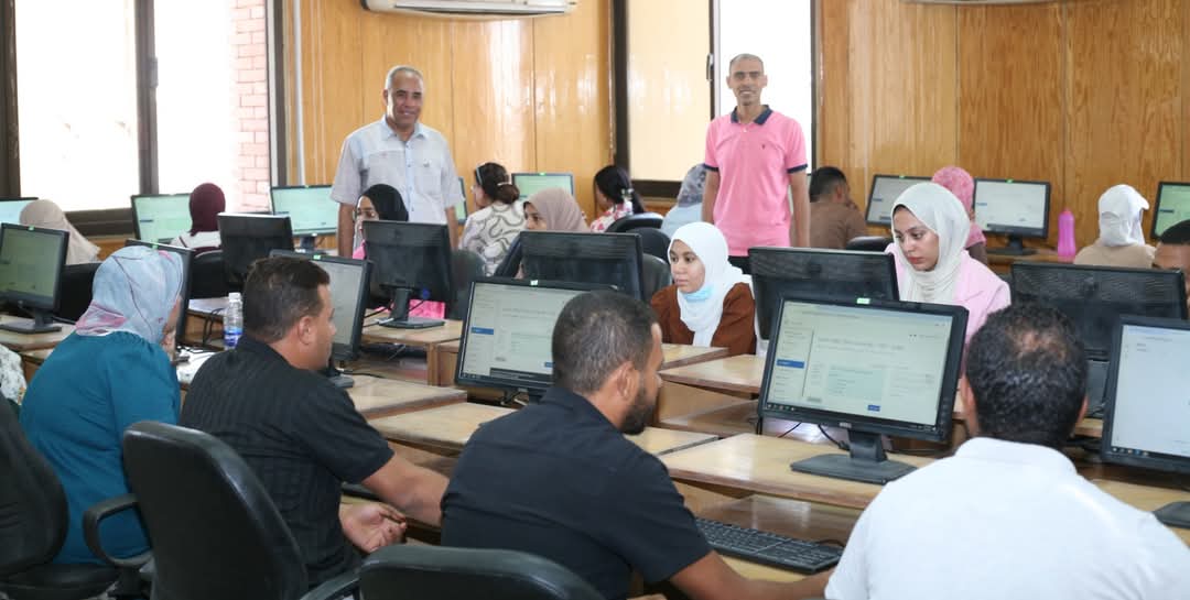 117 باحثًا يخضعون لاختبارات شهادة التحول الرقمي في جامعة جنوب الوادي 1 FB IMG 1750070983521 شهادة 117 باحثًا يخضعون لاختبارات شهادة التحول الرقمي في جامعة جنوب الوادي موقع في الجامعة