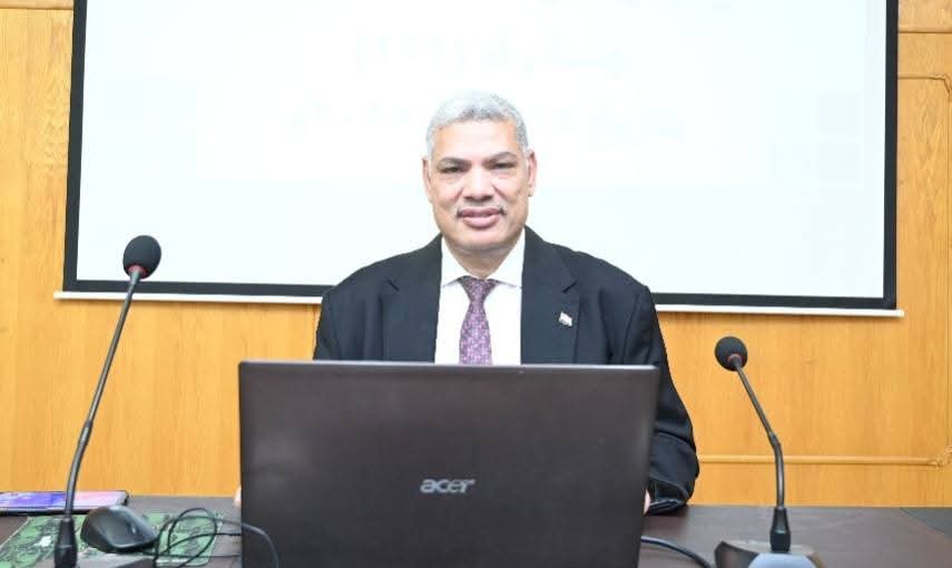 مجلس الدراسات العليا بجامعة الفيوم يُقر تسجيل 40 درجة علمية ويعتمد تقرير لتحسين خدمات الوافدين 1 مجلس الدراسات العليا بجامعة الفيوم
