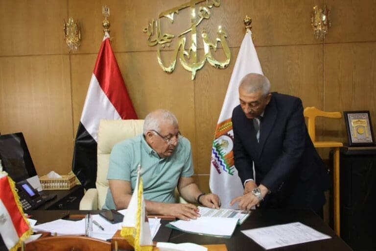 محافظ الوادي الجديد يعتمد نتيجة الشهادة الإعدادية بنسبة نجاح ٩٠.١ ٪ .. رابط النتيجة 2 FB IMG 1750087720682 الوادي الجديد محافظ الوادي الجديد يعتمد نتيجة الشهادة الإعدادية بنسبة نجاح ٩٠.١ ٪ .. رابط النتيجة موقع في الجامعة