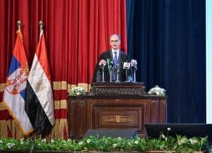 في قلب جامعة القاهرة.. رئيس وزراء صربيا يُلقي محاضرة تذكارية حول تكيس المبايض ويشيد بريادة طب قصر العيني 2 جورو ماتسوت رئيس وزراء جمهورية صربيا
