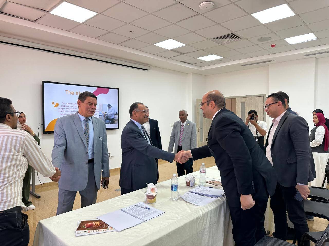 منتجات غذائية مبتكرة في مشروعات تخرج طلاب "تصنيع غذائي" بجامعة طيبة التكنولوجية بالأقصر 1 منتجات غذائية مبتكرة في مشروعات تخرج طلاب "تصنيع غذائي" بجامعة طيبة التكنولوجية بالأقصر