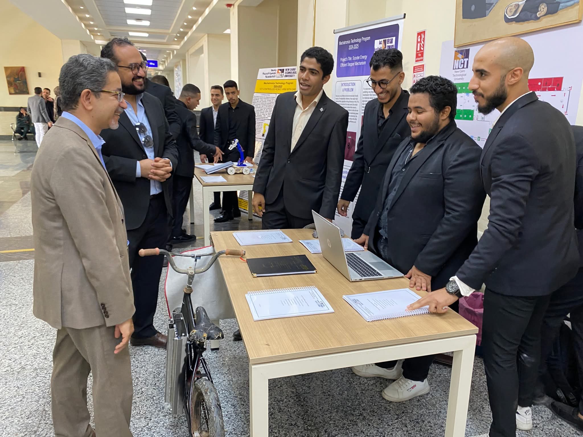 طلاب برنامج الميكاترونكس بجامعة القاهرة الجديدة التكنولوجية يعرضون مشروعات تخرجهم 1 FB IMG 1750585426581 جامعة طلاب برنامج الميكاترونكس بجامعة القاهرة الجديدة التكنولوجية يعرضون مشروعات تخرجهم موقع في الجامعة