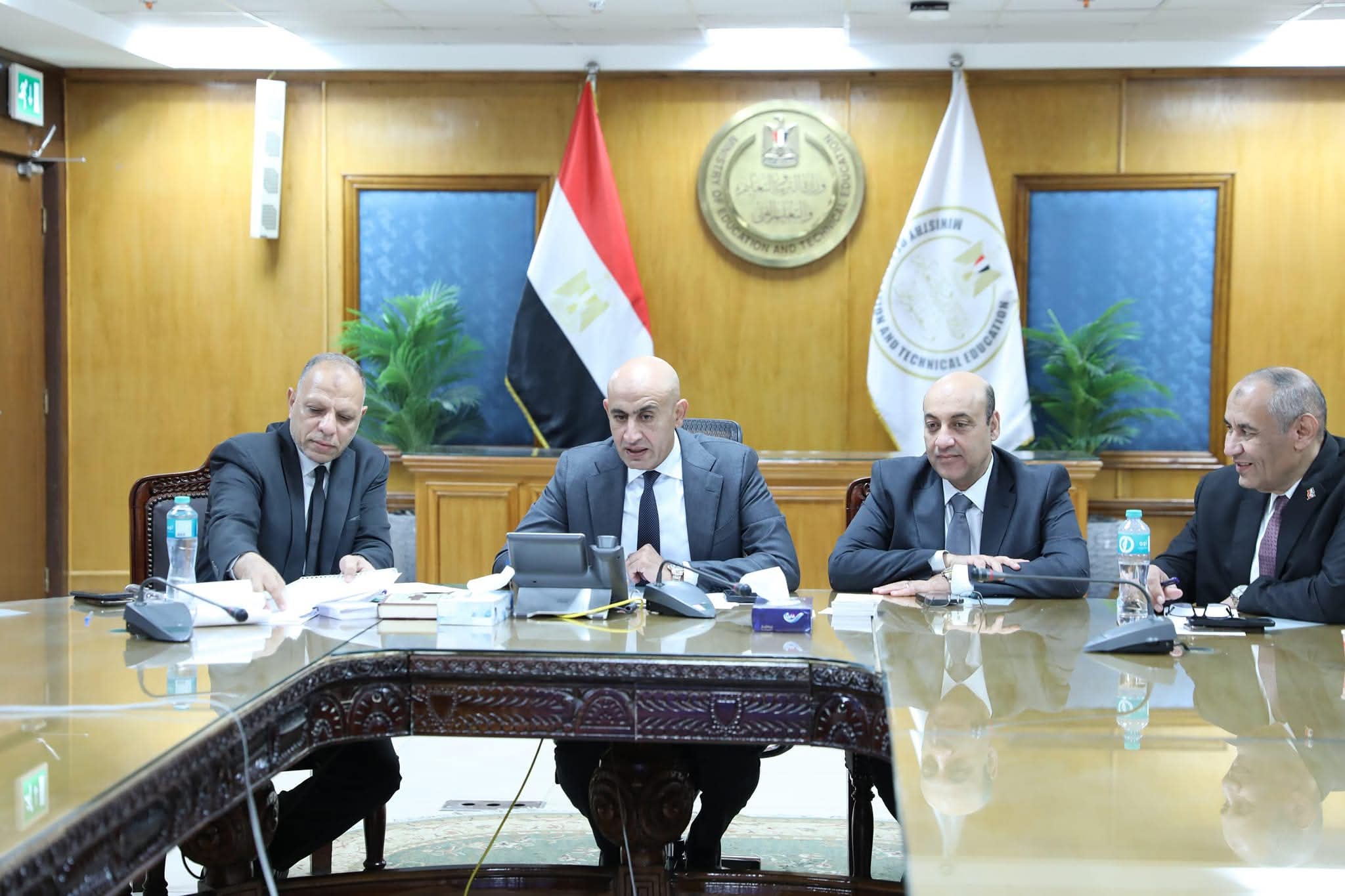 التعليم تستعرض تقرير غرفة العمليات لامتحانات الثانوية العامة (الدور الأول) للعام الدراسي 2024 / 2025 1 FB IMG 1750758879756 التعليم التعليم تستعرض تقرير غرفة العمليات لامتحانات الثانوية العامة (الدور الأول) للعام الدراسي 2024 / 2025 موقع في الجامعة