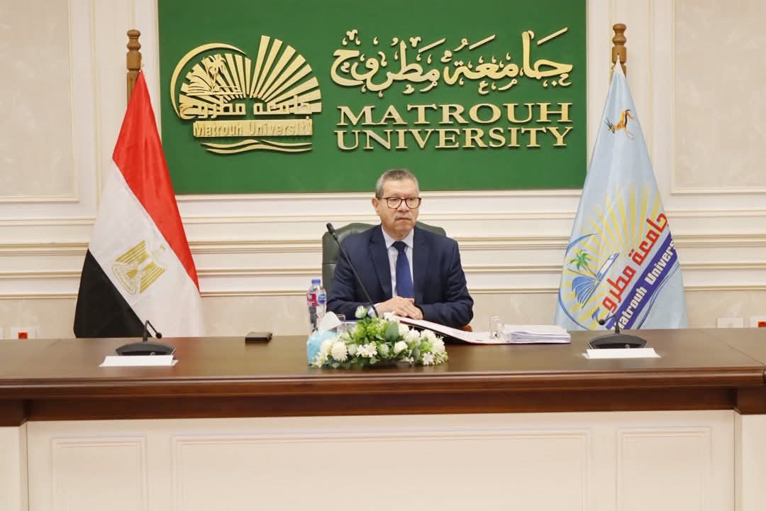 في جلسته الـ 89.. مجلس جامعة مطروح يمنح درجة البكالوريوس لخريجي دفعة ربيع 2025 1 FB IMG 1750765097305 جامعة في جلسته الـ 89.. مجلس جامعة مطروح يمنح درجة البكالوريوس لخريجي دفعة ربيع 2025 موقع في الجامعة