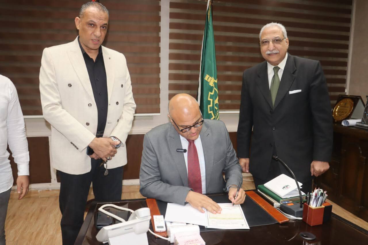 بنسبة نجاح 83.14%.. محافظ القليوبية يعتمد نتيجة الشهادة الإعدادية 2025 1 بنسبة نجاح 83.14%.. محافظ القليوبية يعتمد نتيجة الشهادة الإعدادية 2025