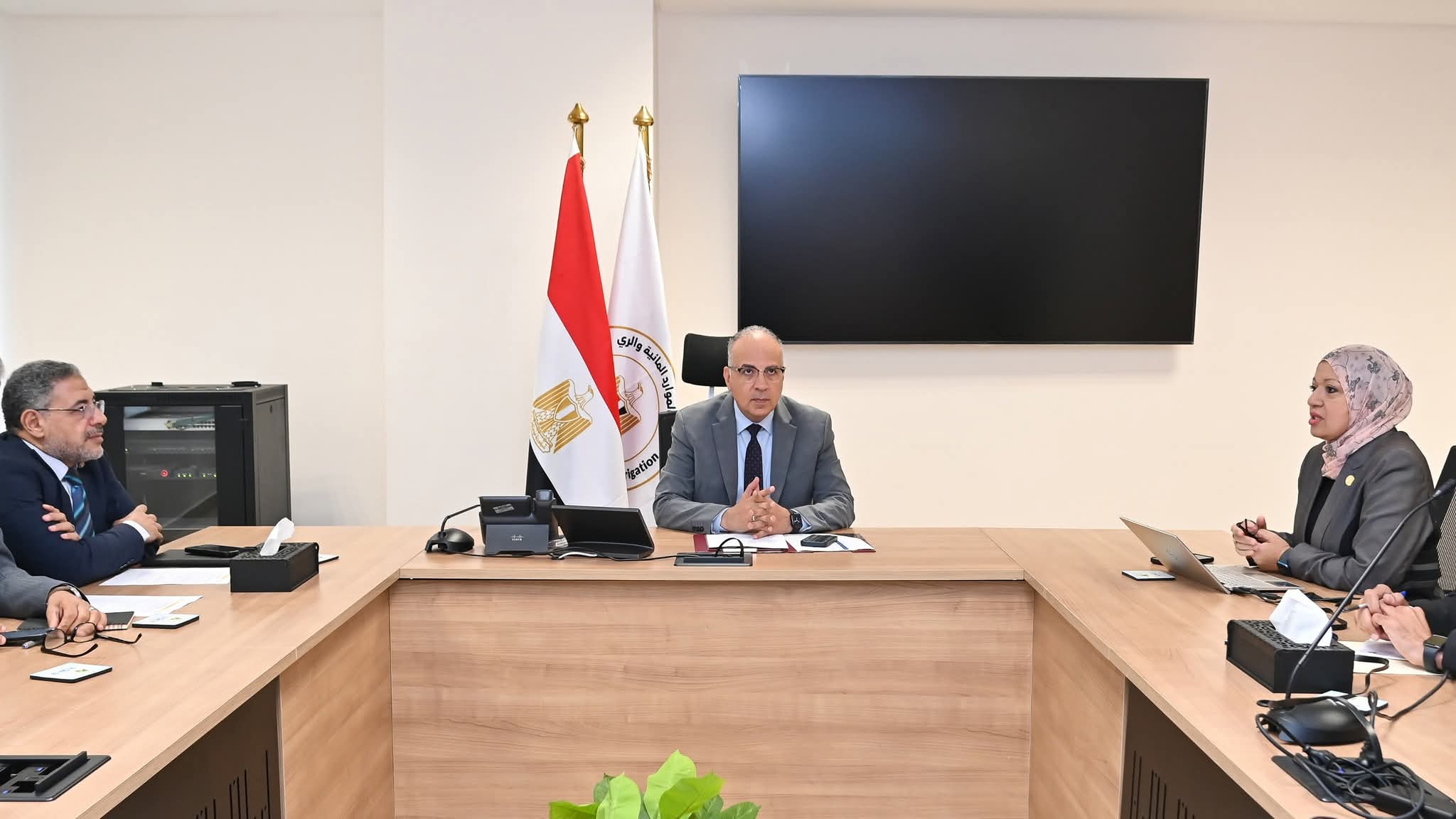 "جامعة الغذاء".. شراكة ثلاثية لتأهيل كوادر المستقبل ودعم الأمن الغذائي بمناهج ذكية 1 FB IMG 1750839394772 جامعة الغذاء "جامعة الغذاء".. شراكة ثلاثية لتأهيل كوادر المستقبل ودعم الأمن الغذائي بمناهج ذكية موقع في الجامعة