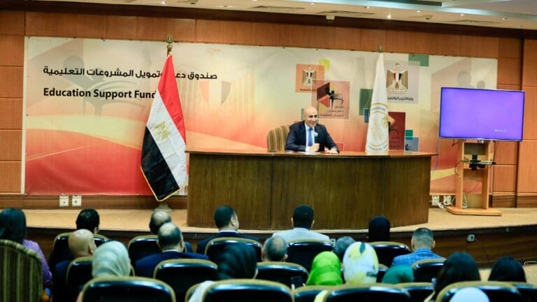 وزير التعليم: الاستعانة بالخريجين الشباب لمراقبة في الثانوية العامة 3 IMG 20250602 WA0069 الثانوية وزير التعليم: الاستعانة بالخريجين الشباب لمراقبة في الثانوية العامة موقع في الجامعة