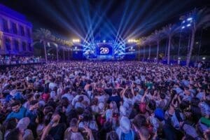 تامر حسني يشعل أجواء حفل تخرج الجامعة البريطانية في مصر احتفالًا بتخرج دفعة جديدة 2 تامر حسني يشعل أجواء حفل تخرج الجامعة البريطانية في مصر احتفالًا بتخرج دفعة جديدة من طلابها