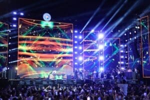 تامر حسني يشعل أجواء حفل تخرج الجامعة البريطانية في مصر احتفالًا بتخرج دفعة جديدة 5 IMG 20250604 WA0053 تامر تامر حسني يشعل أجواء حفل تخرج الجامعة البريطانية في مصر احتفالًا بتخرج دفعة جديدة موقع في الجامعة