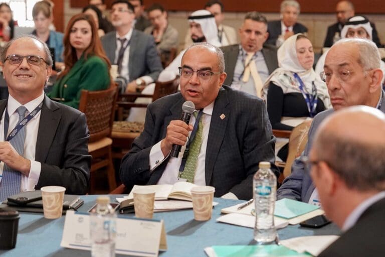 صندوق النقد الدولي والجامعة الأمريكية بالقاهرة يختتمان أول مؤتمر للبحوث الاقتصادية 7 صندوق النقد الدولي والجامعة الأمريكية بالقاهرة يختتمان أول مؤتمر للبحوث الاقتصادية في منطقة الشرق الأوسط وشمال أفريقيا