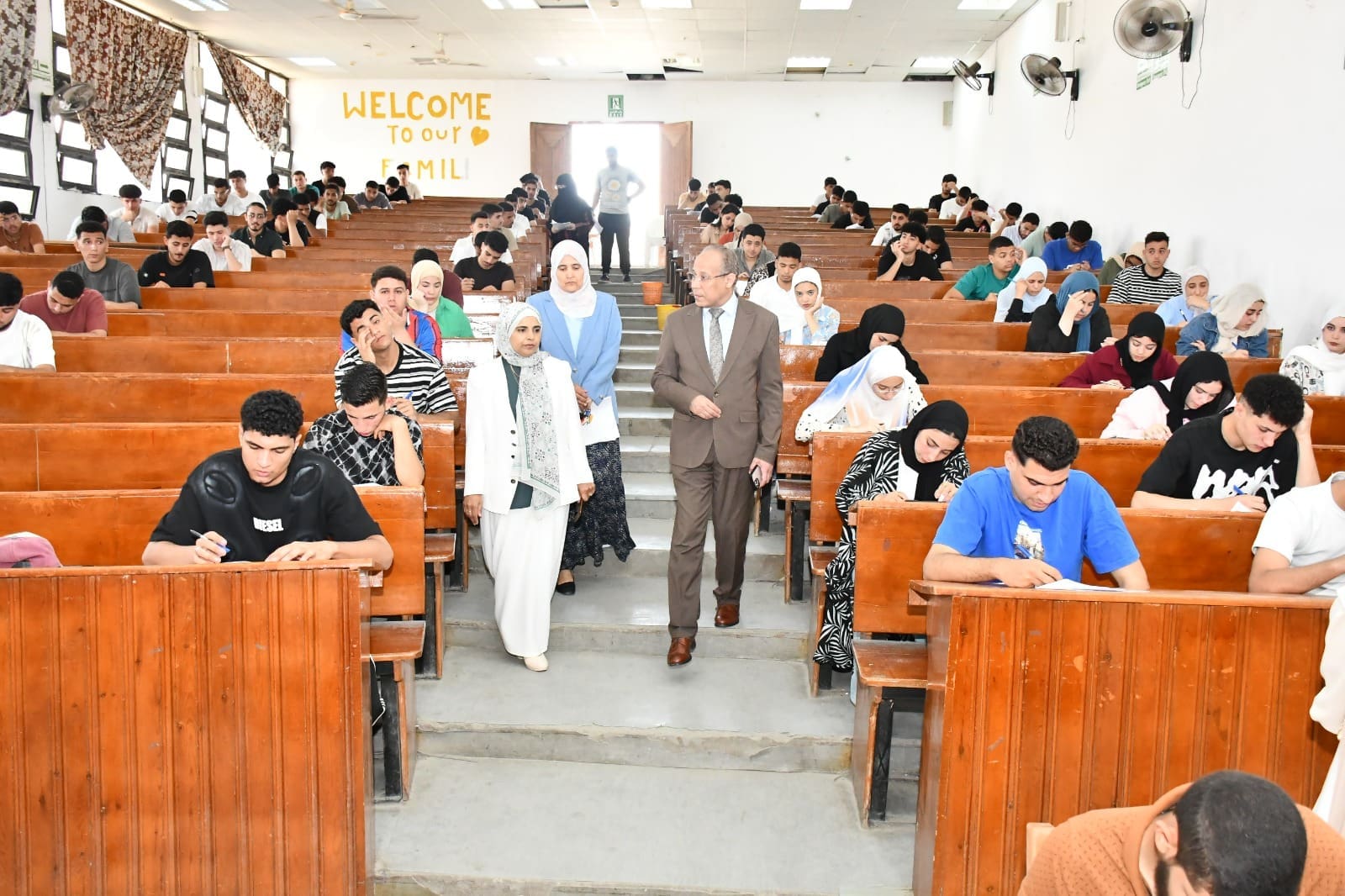 استئناف امتحانات جامعة قناة السويس عقب إجازة عيد الأضحى وسط التزام وانضباط 1 استئناف امتحانات جامعة قناة السويس عقب إجازة عيد الأضحى