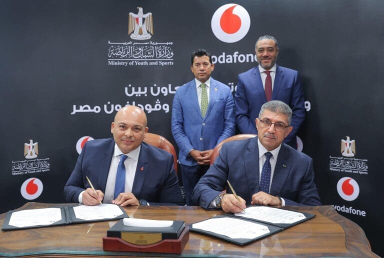 وزير الشباب يشهد توقيع بروتوكول تعاون مع ڤودافون مصر 34 IMG 20250615 WA0011 1 جامعة حلوان وزير الشباب يشهد توقيع بروتوكول تعاون مع ڤودافون مصر موقع في الجامعة