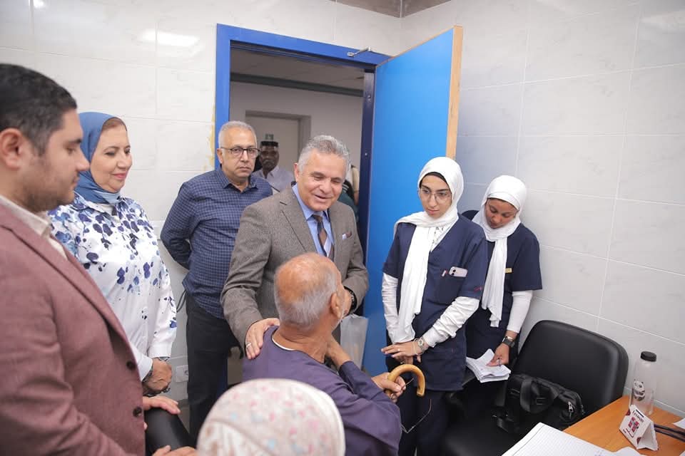 رئيس جامعة السويس يزور العيادات الخارجية بالمستشفى الجامعي ويؤكد أهمية تطوير الخدمات الصحية 1 IMG 20250615 WA0066 رئيس رئيس جامعة السويس يزور العيادات الخارجية بالمستشفى الجامعي ويؤكد أهمية تطوير الخدمات الصحية موقع في الجامعة