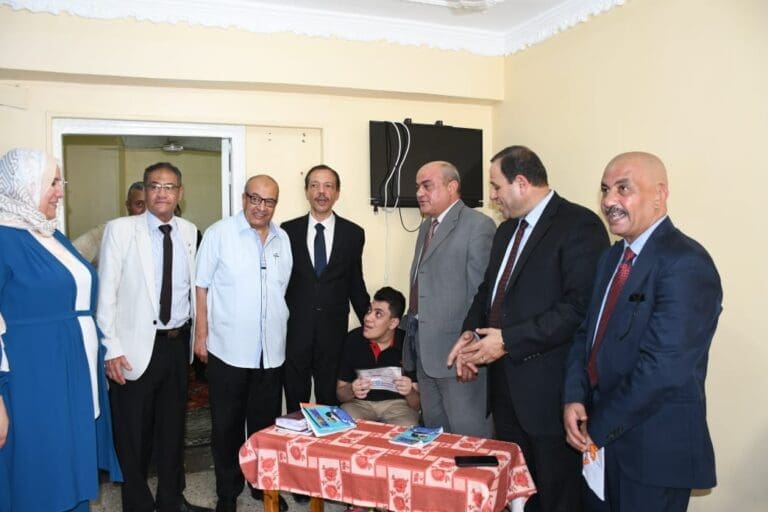 تكريم الإرادة.. رئيس تعليم الكبار يحتفي بنجاح حازم متحدي الإعاقة 8 IMG 20250616 WA0001 المنوفية تكريم الإرادة.. رئيس تعليم الكبار يحتفي بنجاح حازم متحدي الإعاقة موقع في الجامعة