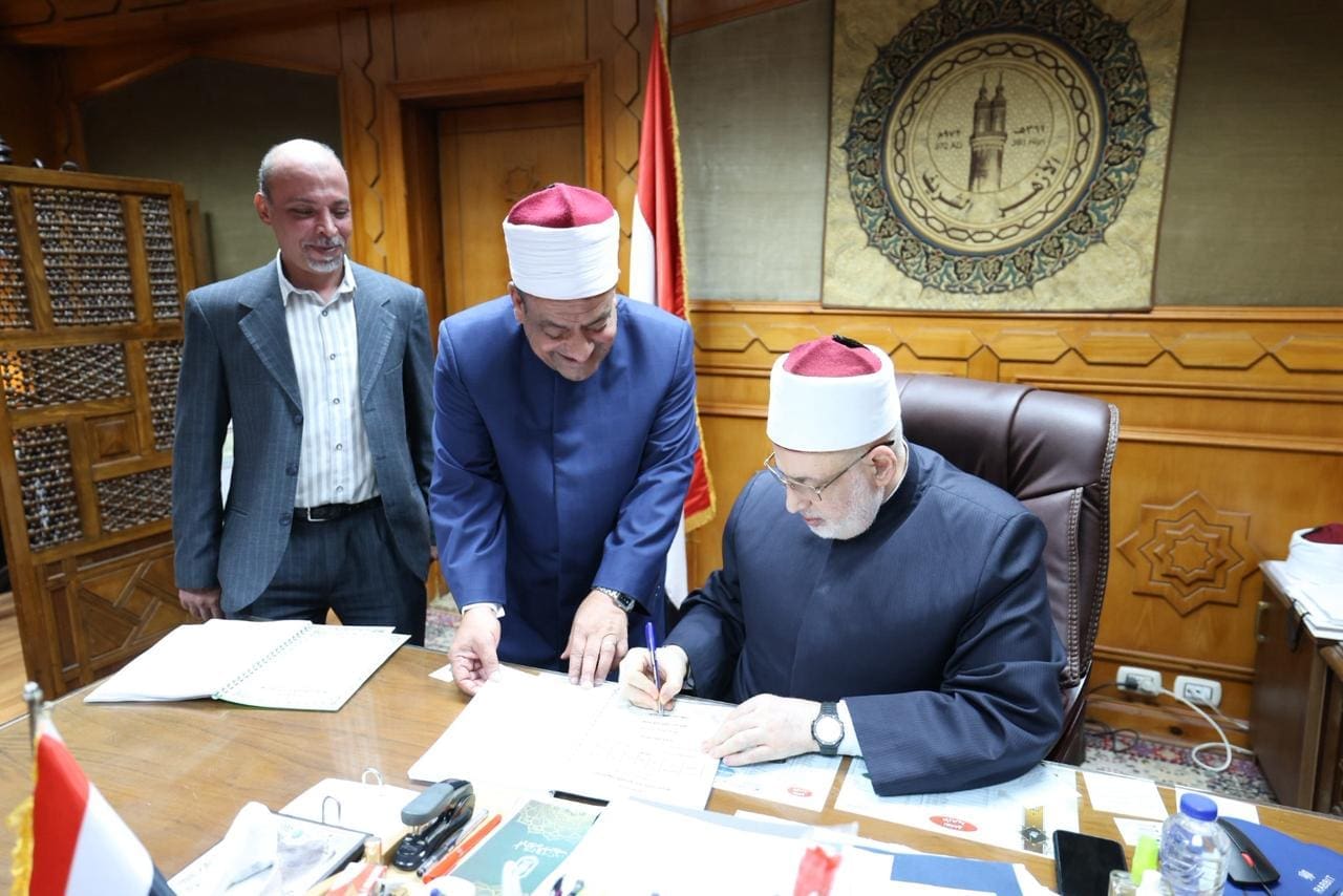 وكيل الأزهر يعتمد نتيجة الشهادتين الابتدائية والإعدادية لـ "أبناؤنا في الخارج 1 IMG 20250618 WA0013 وكيل الأزهر وكيل الأزهر يعتمد نتيجة الشهادتين الابتدائية والإعدادية لـ "أبناؤنا في الخارج موقع في الجامعة