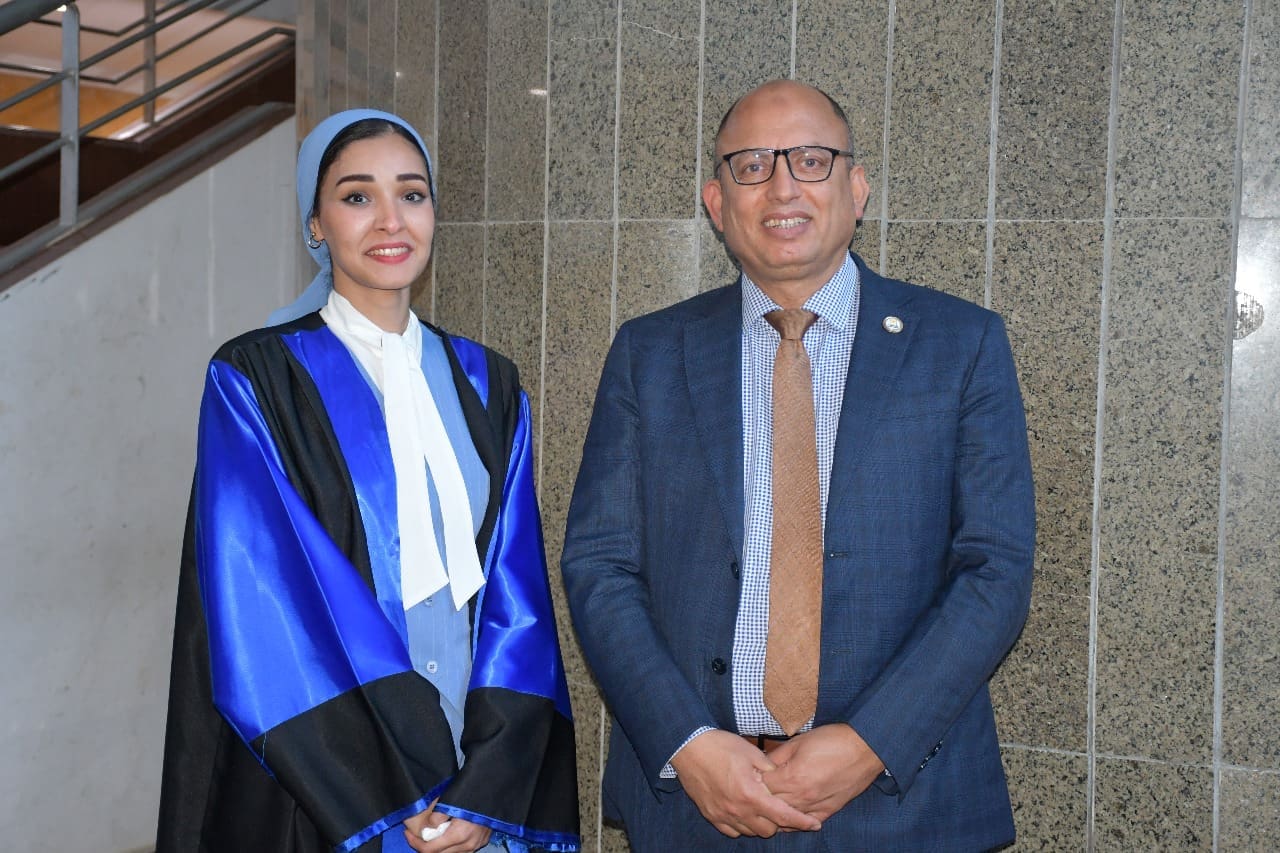 بحضور رئيس جامعة حلوان.. رسالة علمية عن "منير كنعان" بمجمع الفنون والثقافة 1 IMG 20250618 WA0070 1 رئيس بحضور رئيس جامعة حلوان.. رسالة علمية عن "منير كنعان" بمجمع الفنون والثقافة موقع في الجامعة