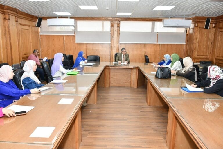 مركز الإرشاد النفسي بجامعة قناة السويس يعقد اجتماعه الدوري لمناقشة خطة دعم الصحة النفسية 8 مركز الإرشاد النفسي بجامعة قناة السويس يعقد اجتماعه الدوري لمناقشة خطة دعم الصحة النفسية