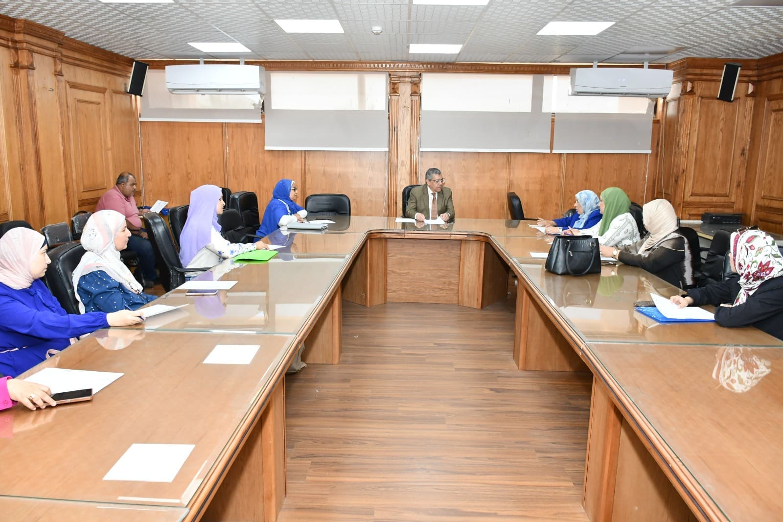 مركز الإرشاد النفسي بجامعة قناة السويس يعقد اجتماعه الدوري لمناقشة خطة دعم الصحة النفسية 1 مركز الإرشاد النفسي بجامعة قناة السويس يعقد اجتماعه الدوري لمناقشة خطة دعم الصحة النفسية