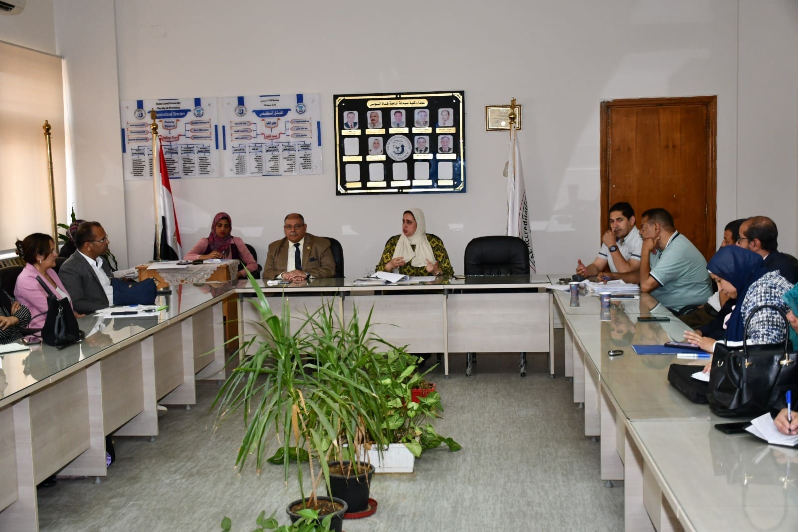 مجلس خدمة المجتمع بجامعة قناة السويس يناقش جوائز التميز ويستعرض جهود القوافل التنموية 1 مجلس خدمة المجتمع بجامعة قناة السويس يناقش جوائز التميز ويستعرض جهود القوافل التنموية