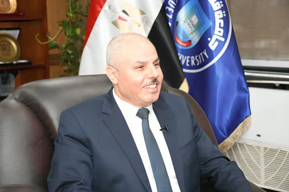 95٪ نسبة النجاح العامة لطلاب الفرقة الرابعة بالكلية المصرية الصينية بجامعة قناة السويس 1 رئيس جامعة قناة السويس