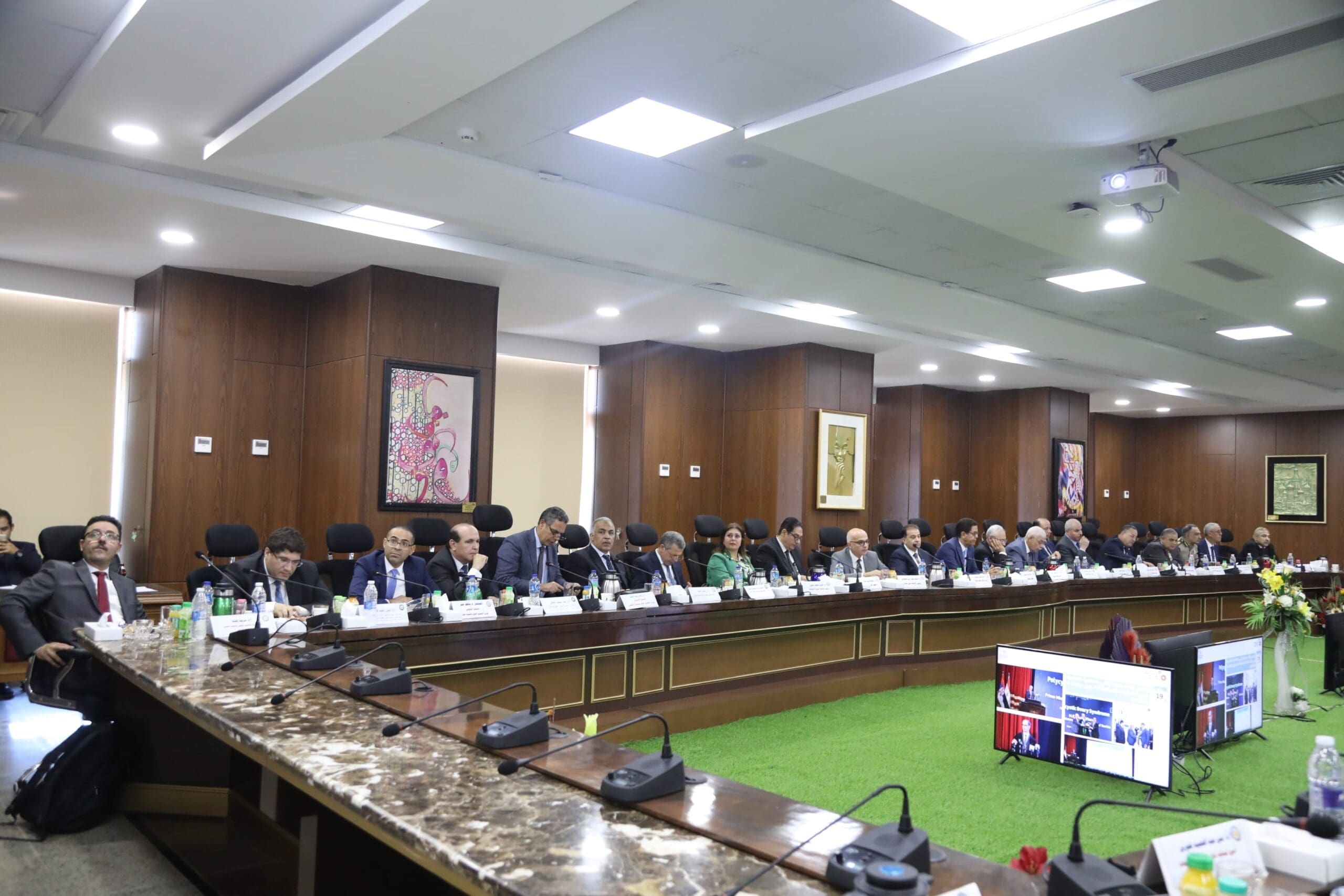 إعفاء أبناء الشهداء والمصابين من المصروفات الدراسية بجميع الجامعات والمعاهد الحكومية 1 إعفاء أبناء الشهداء والمصابين من المصروفات الدراسية بجميع الجامعات والمعاهد الحكومية والخاصة