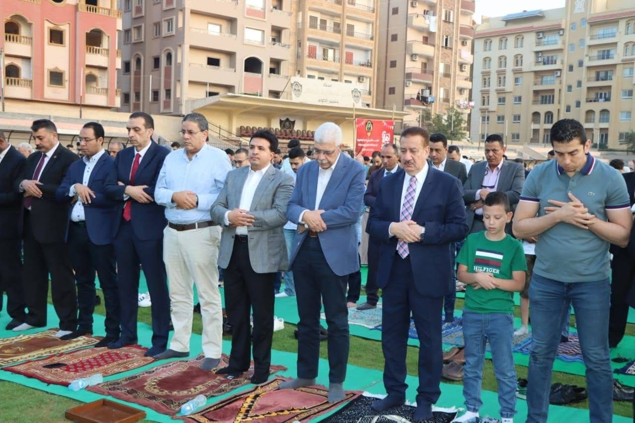 رئيس جامعة المنوفية ومحافظ المنوفية يؤديان شعائر صلاة عيد الأضحى وسط أهالي المحافظة بنادى جمهورية شبين 1 IMG 1086 عيد رئيس جامعة المنوفية ومحافظ المنوفية يؤديان شعائر صلاة عيد الأضحى وسط أهالي المحافظة بنادى جمهورية شبين موقع في الجامعة