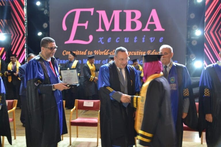 تخريج دفعة جديدة من طلاب الماجستير المهني بكلية الأعمال "EMBA" بجامعة الإسكندرية 18 IMG 1109 المنوفية تخريج دفعة جديدة من طلاب الماجستير المهني بكلية الأعمال "EMBA" بجامعة الإسكندرية موقع في الجامعة