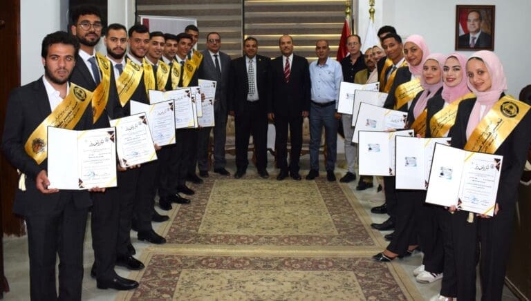 رئيس جامعة العريش يكرم اتحاد طلاب الجامعة تقديرًا لجهودهم في إنجاح الأنشطة الطلابية خلال العام الحالي 22 IMG 1610 المعهد رئيس جامعة العريش يكرم اتحاد طلاب الجامعة تقديرًا لجهودهم في إنجاح الأنشطة الطلابية خلال العام الحالي موقع في الجامعة