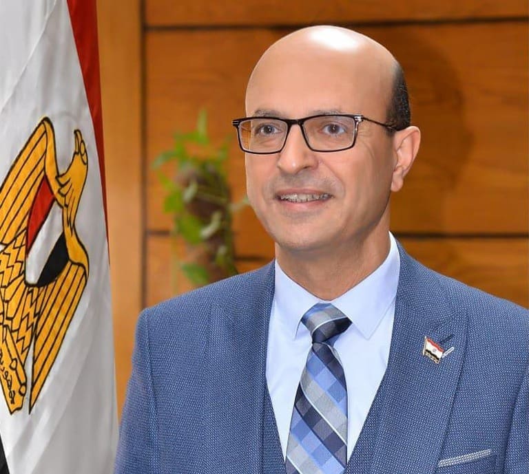 رئيس جامعة أسيوط: إجازة عيد الأضحى مدفوعة الأجر تشمل العاملين بالأجر اليومي والمتعاقدين والمؤقتين بقطاعات التعليم والمستشفيات 1 رئيس جامعة أسيوط