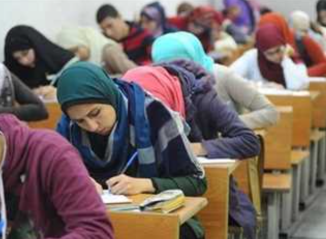غدًا.. طلاب الثانوية العامة يؤدون امتحان اللغة الأجنبية الثانية كمادة غير مضافة للمجموع 1 طلاب الثانوية العامة