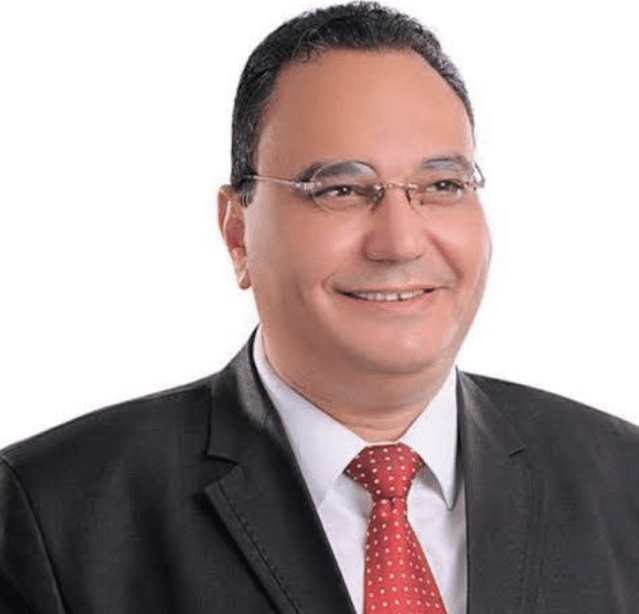 خبير نفسي: طلاب الثانوية العامة بحاجة لدعم نفسي حقيقي.. والمقارنة بالآخرين تقتل الثقة بالنفس 1 الدكتور وليد هندي استشاري الصحة النفسية