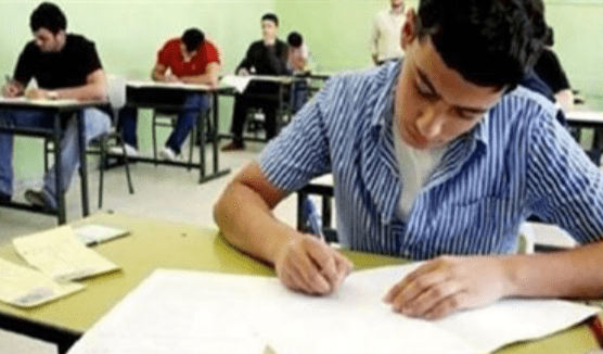 طلاب الثانوية العامة يستعدون لامتحان التاريخ 2025.. مراجعات مكثفة قبل امتحان الخميس 1 أستاذ طب بقصر العيني: السهر يضر الدماغ.. والشرح أفضل وسيلة لتثبيت المعلومات