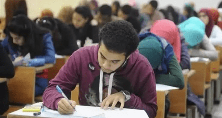 مراجعة فرنساوي للثانوية العامة 2025.. استعدادات طلاب الثانوية العامة للنظام القديم قبل امتحان اللغة الثانية 1 مراجعة نهائية في الفيزياء لطلاب الثانوية العامة 2025.. الأسئلة المتوقعة وتوزيع الدرجات