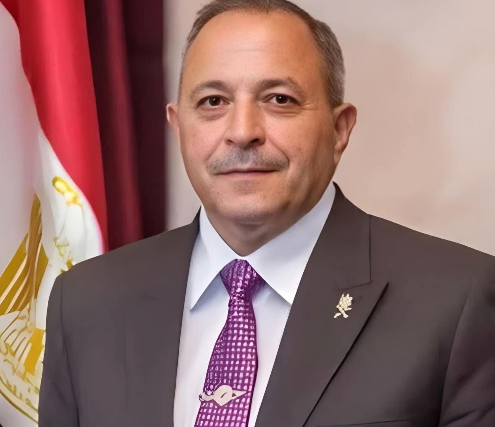القبول يبدأ من 244 درجة.. محافظ بورسعيد يعتمد رسميًا تنسيق القبول بالثانوي العام 2025 رسمًا 1 محافظ بورسعيد يعتمد رسميًا تنسيق القبول بالثانوي العام 2025 رسمًا