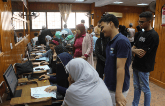 انخفاض متوقع في تنسيق الثانوية العامة 2025 بالقاهرة.. والجيزة تعلن الموعد الرسمي للاعتماد 1 انخفاض متوقع في تنسيق الثانوية العامة 2025 بالقاهرة.. والجيزة تعلن الموعد الرسمي للاعتماد